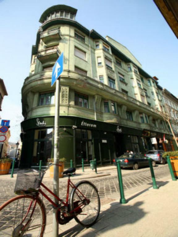 Club Apartments & Rooms Budapest Room photo