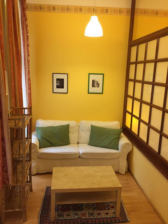 Club Apartments & Rooms Budapest Room photo