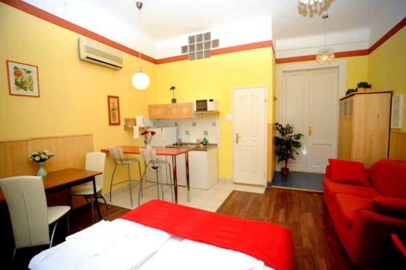 Club Apartments & Rooms Budapest Exterior photo